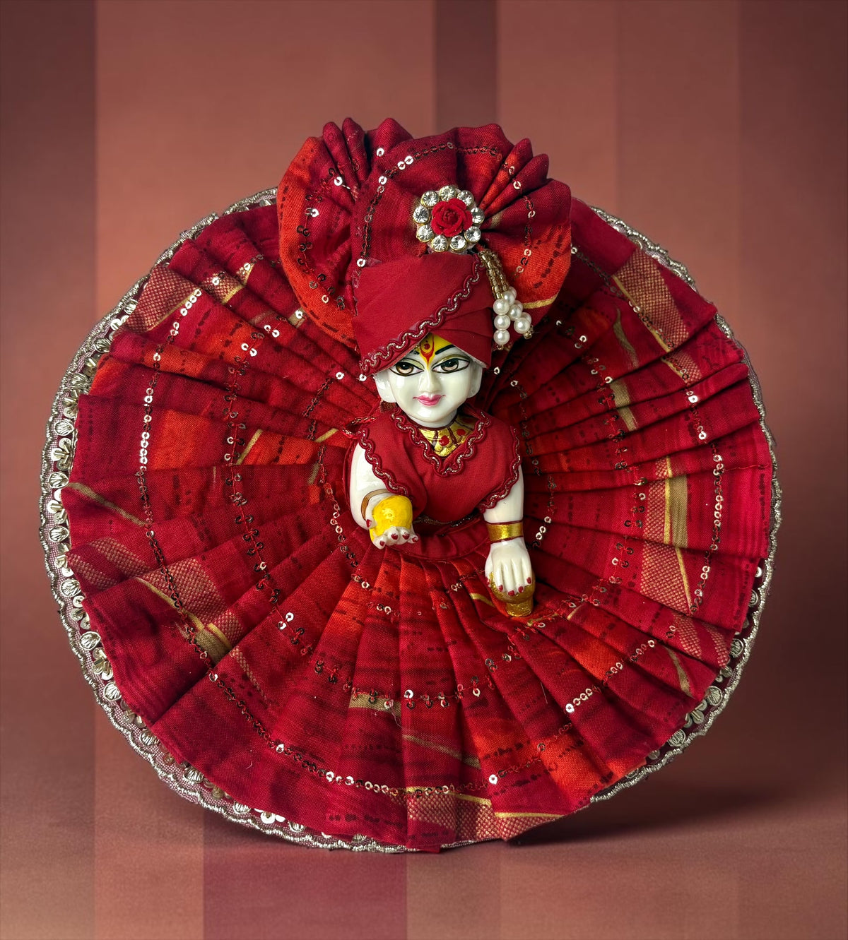 Pushp Madhuri Poshak
(Buckram)