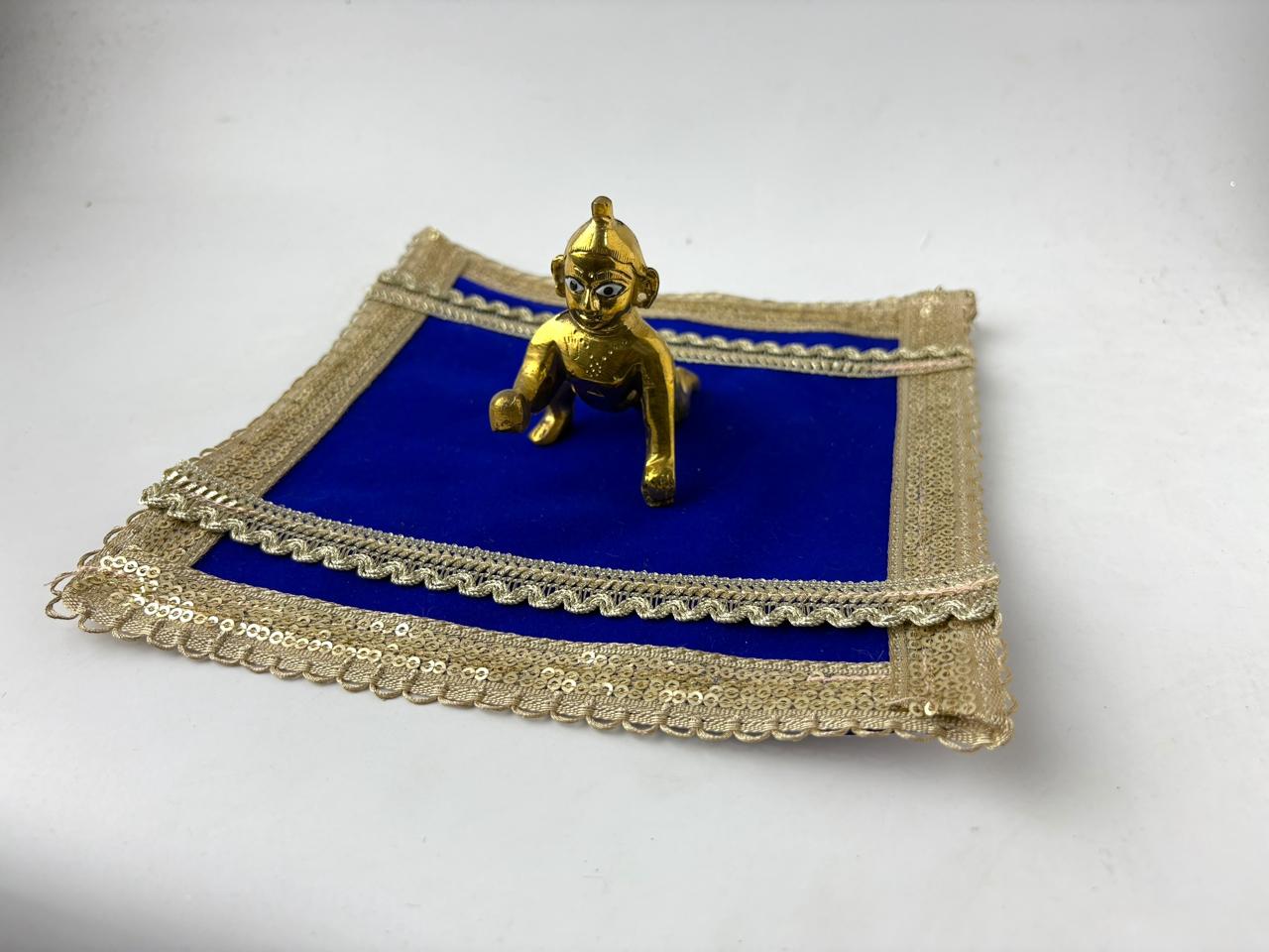 Beautiful Asan for Laddoo Gopal