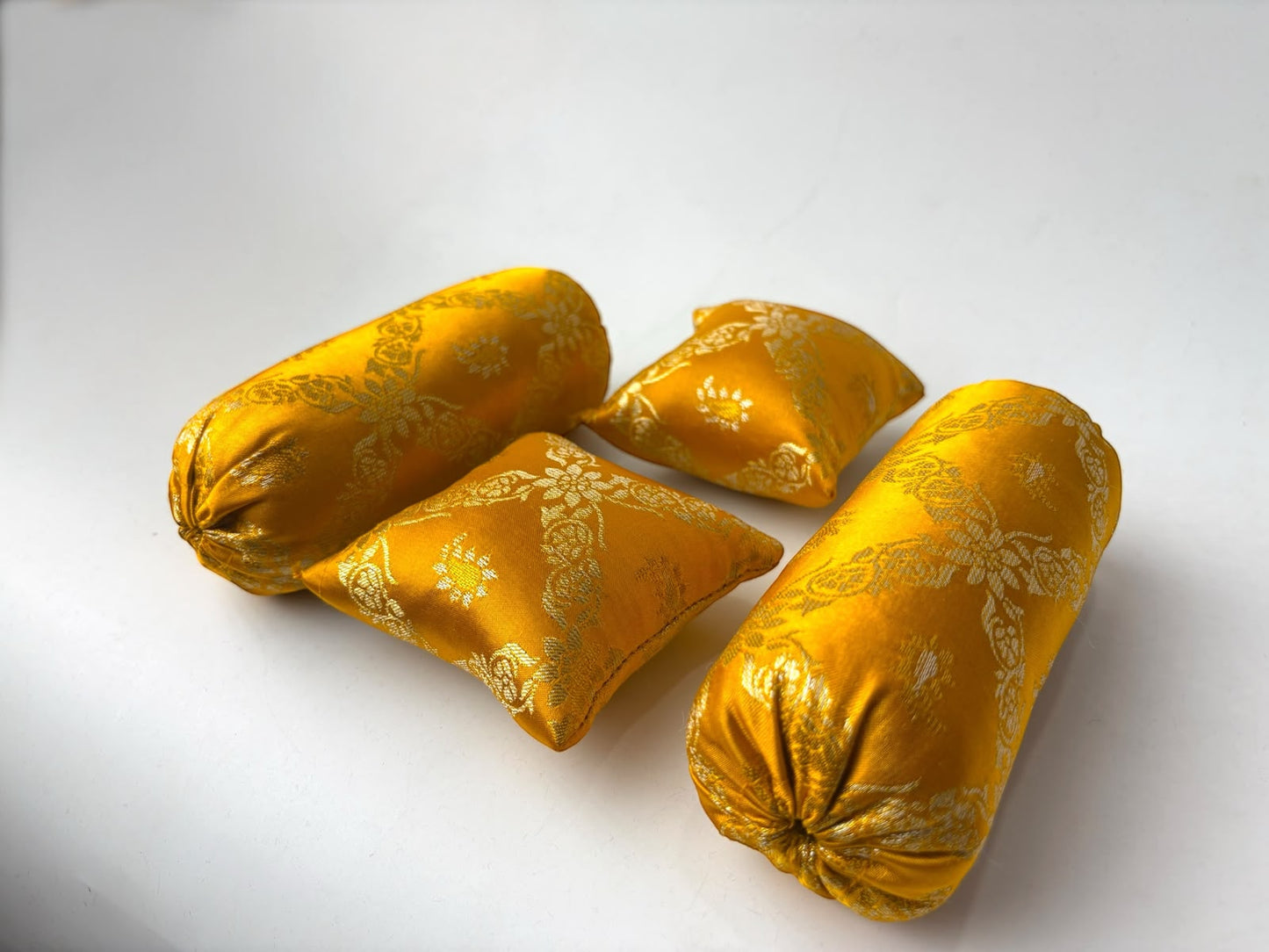 Yellow silk Pillow set