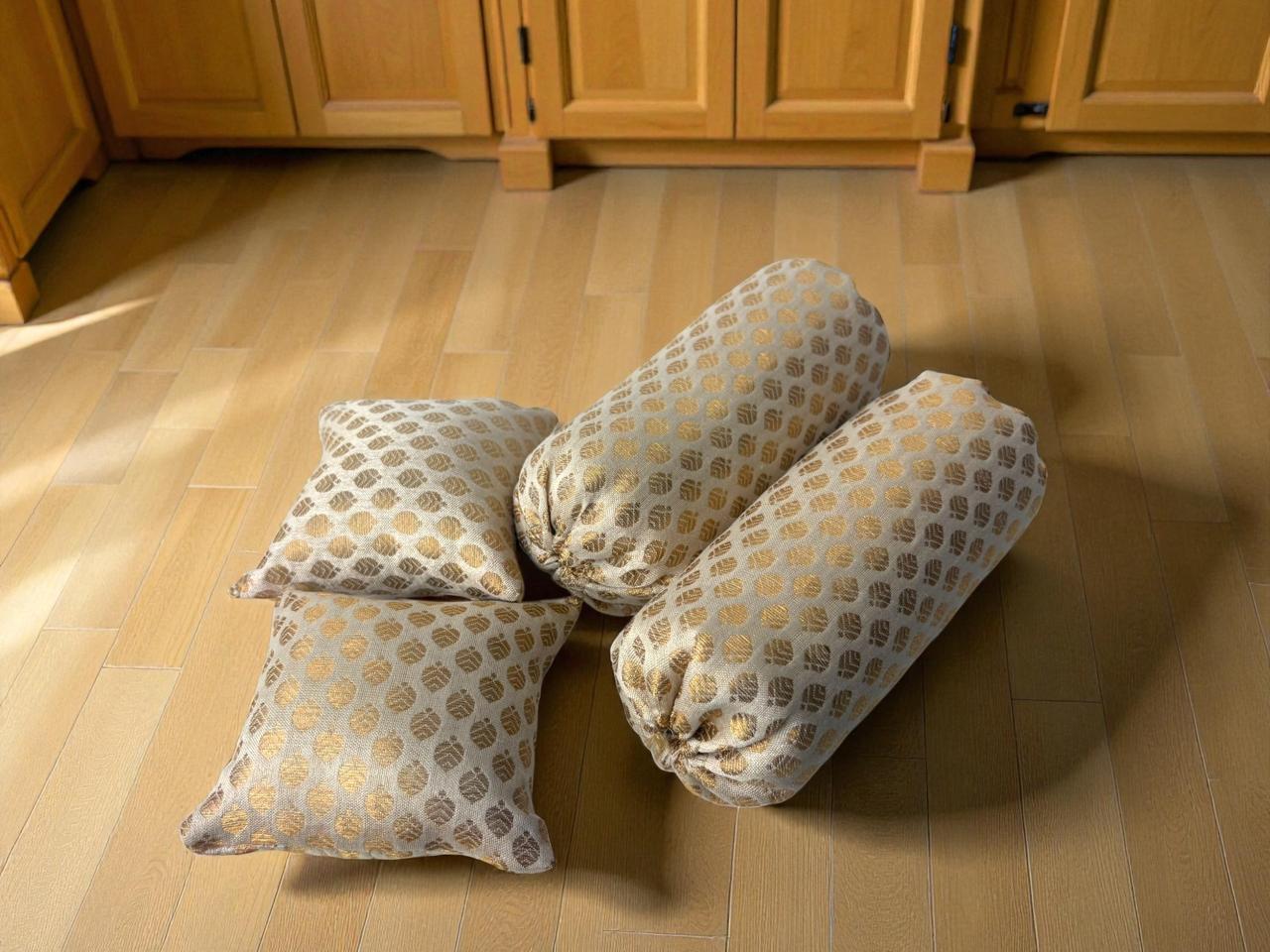 Pillow set (Golden print)
