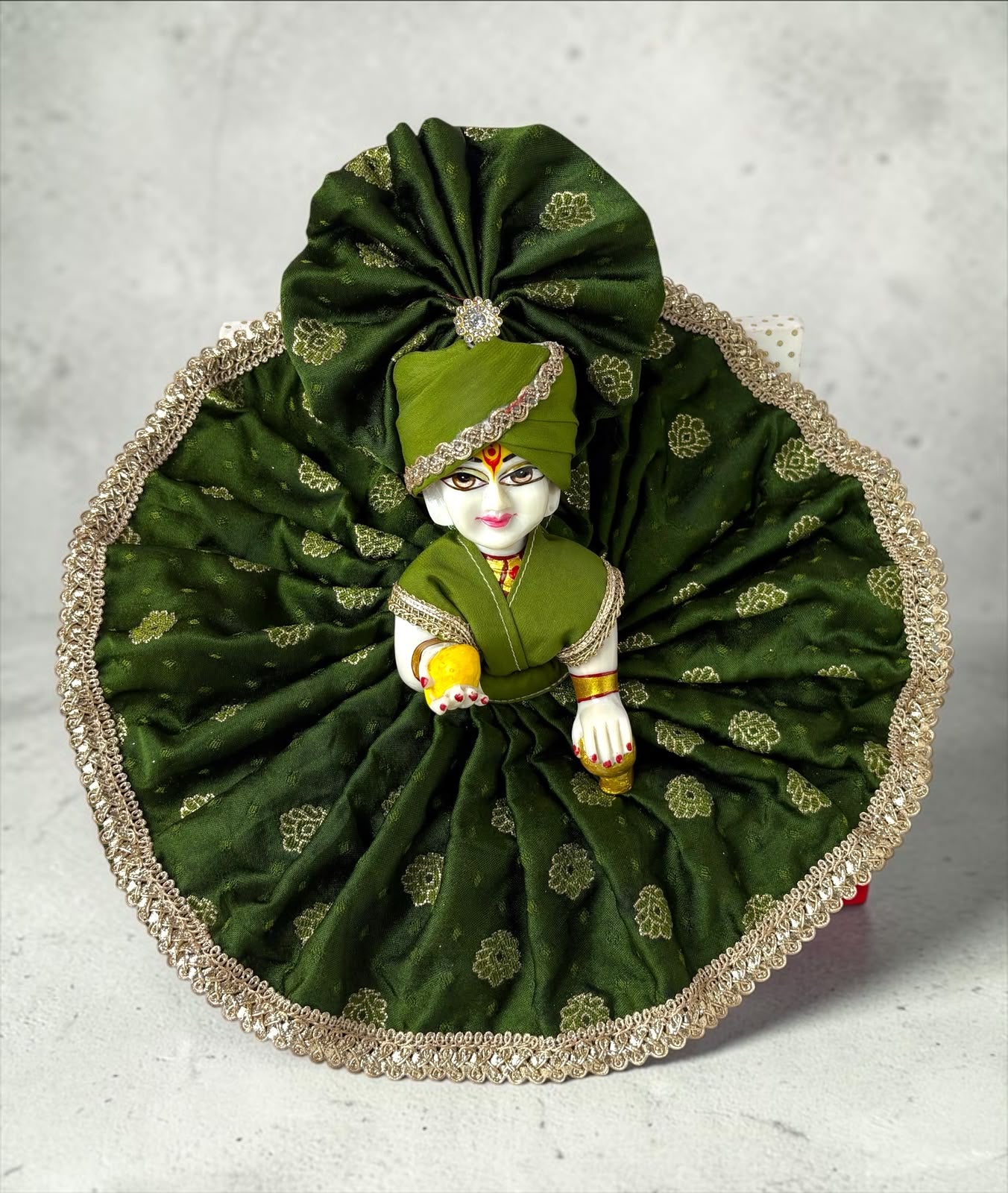 Mehendi Green for Laddoo Gopal