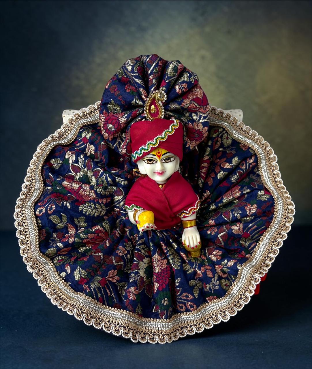 Shahi Neelraj Poshak